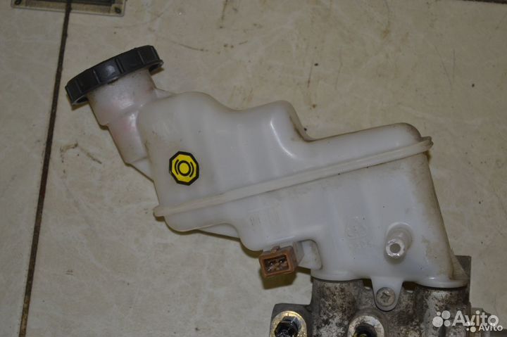 Главный тормозной цилиндр Hyundai Solaris