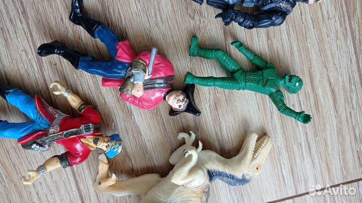 Фигурки игрушки