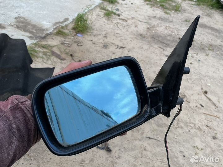 Боковое зеркало на бмв е39