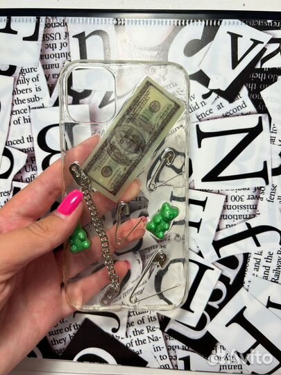 Чехол на iPhone 11