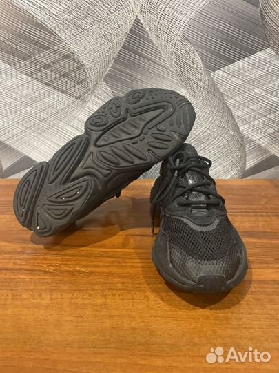 Кроссовки Adidas ozweego размер 37