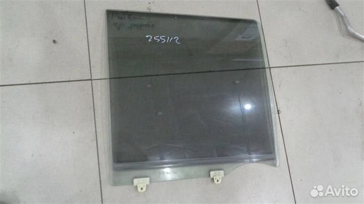 Стекло двери задней правой Nissan Patrol Y61 1997