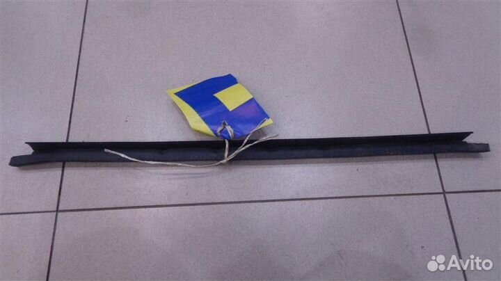 Уплотнитель стекла двери передней правой (бархотк