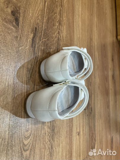 Туфли для девочки 28 размер белые
