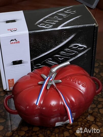 Кастрюля чугунная staub smeg