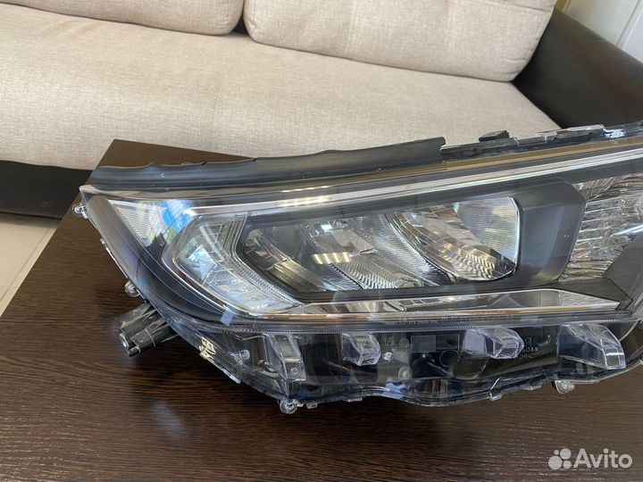 Фара правая LED Toyota Rav 4 XA50