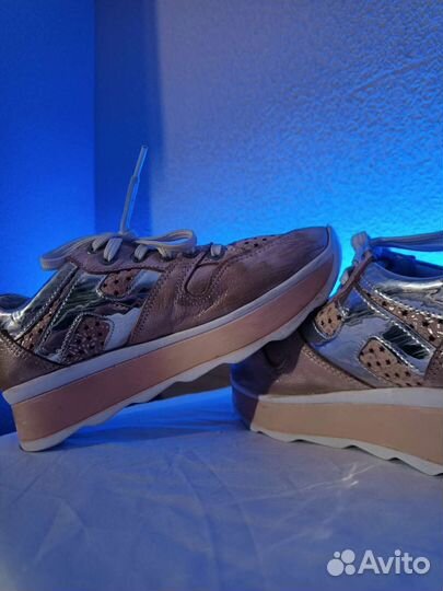 Кроссовки для девочки