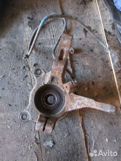 Митсубиси Лансер 9 Кулак поворотный MR491321