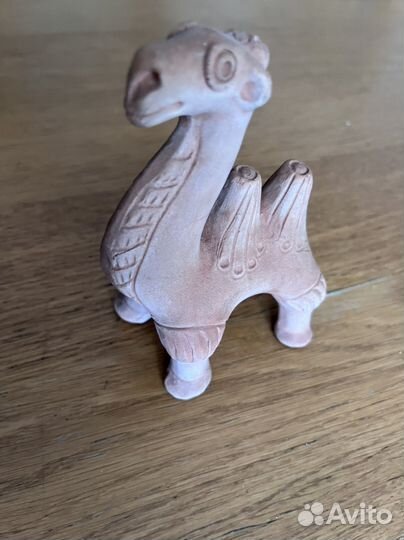 Фигурка верблюда