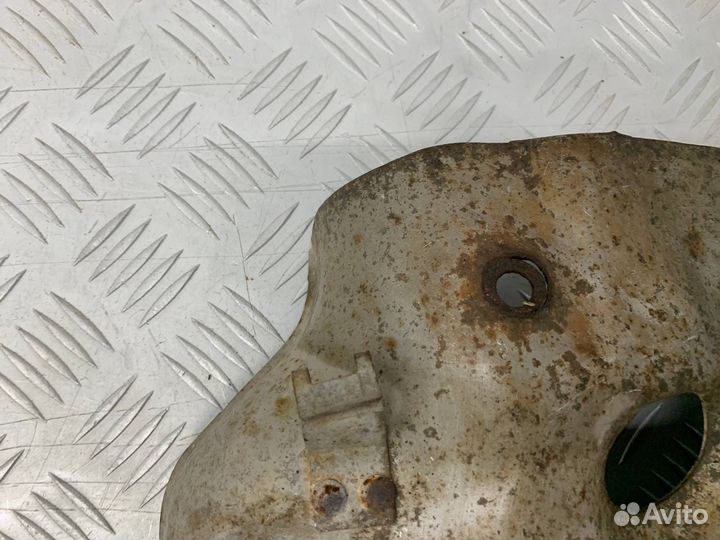 Б/У тепловой экран выпускного коллектора (защита)