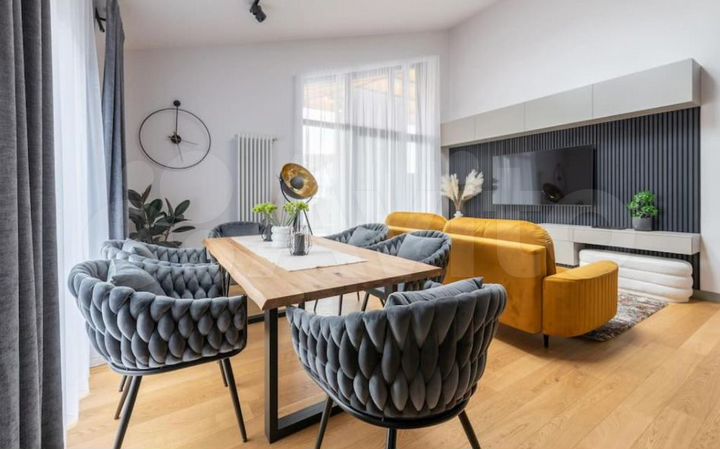 2-к. квартира, 120 м², 12/15 эт.