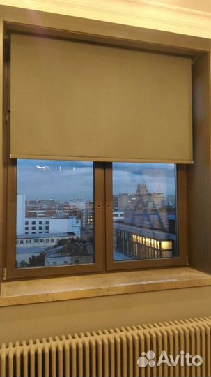 Рулонные шторы с электроприводом на пульте