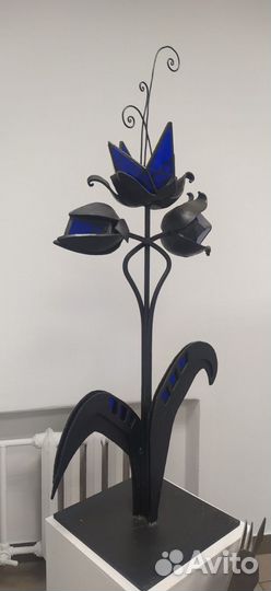 Скульптура из металла цветок