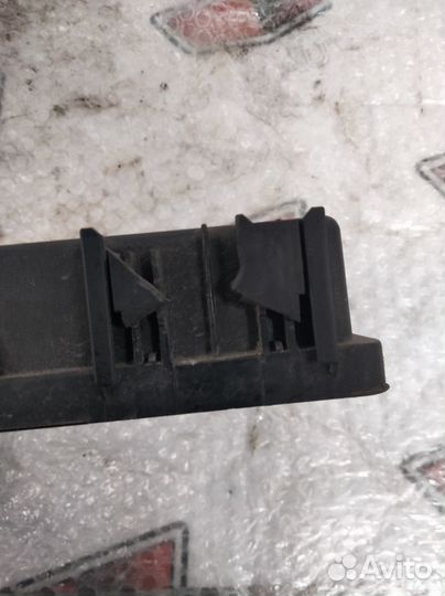 Крышка блока предохранителей Опель Астра H GTC