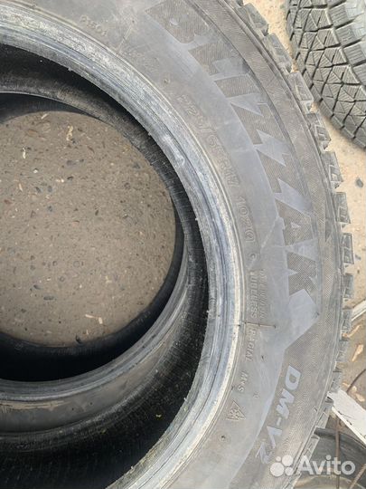 Bridgestone Blizzak DM-V2 225/65 R17 102Q