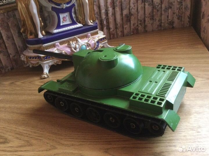 Танк Металлический большой. Стреляет. Клеймо СССР