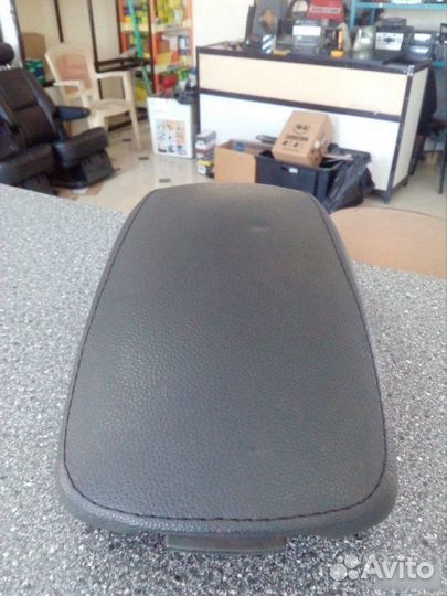 Подлокотник Kia Sportage KM G4GC 2010