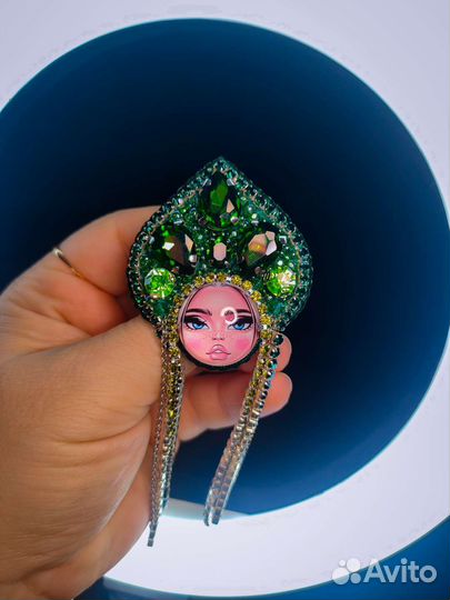 Брошь ручной работы