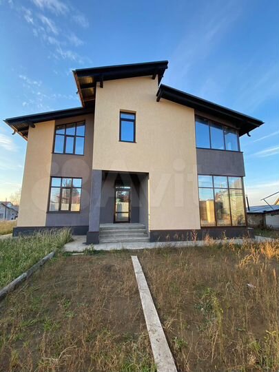 Дом 355 м² на участке 6,5 сот.