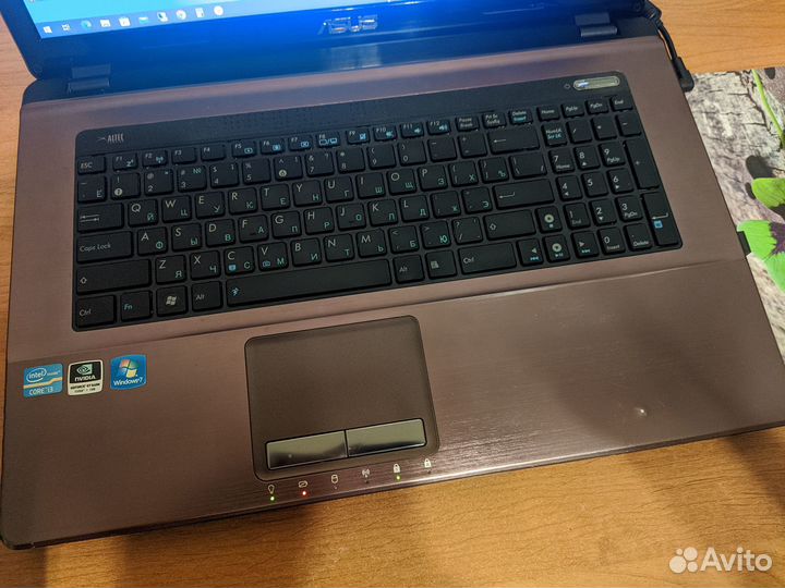 Ноутбук Asus 17.3 core i3 SSD240+HDD500+DVD-RW+6Гб