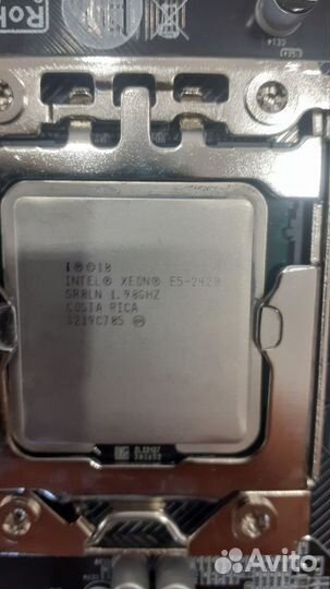 Материнская плата с процессором и памятью