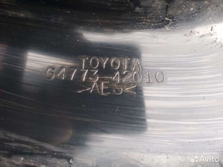 Toyota RAV4 Держатель колпака запасного колеса