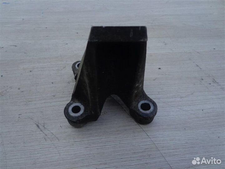 Опора двигателя Audi A6 C6