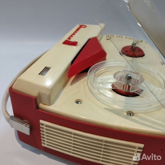 Магнитофон 