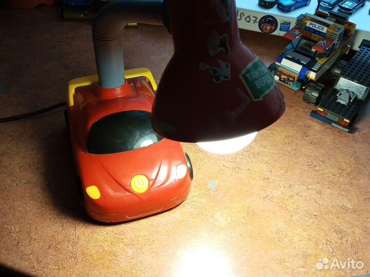 Настольная лампа