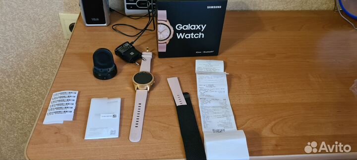 Смарт-часы Samsung Galaxy Watch 42mm Rose Gold