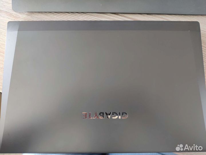 Ноутбук gigabyte p15