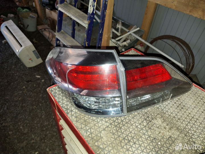 Задние фонари Lexus RX 350