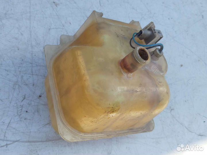 Расширительный бачок Volvo 850