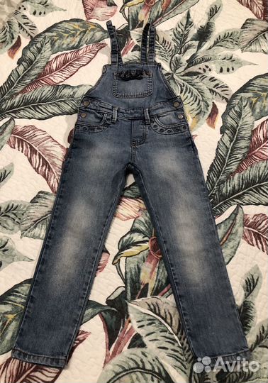 Комбинезон джинсовый для деаочки 104