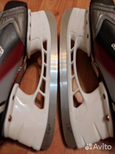 Хоккейные коньки bauer