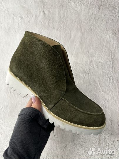Ботинки замшевые женские