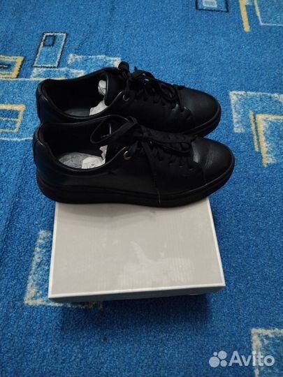 Кроссовки женские. Томарис