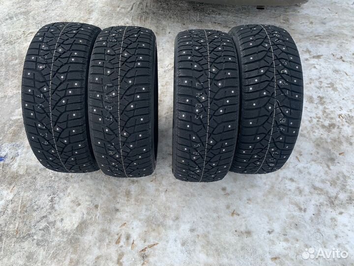 Bridgestone Blizzak Spike-02 225/45 R18 91T