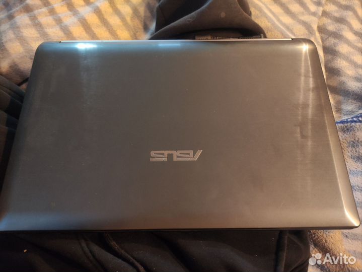 Ноутбук asus
