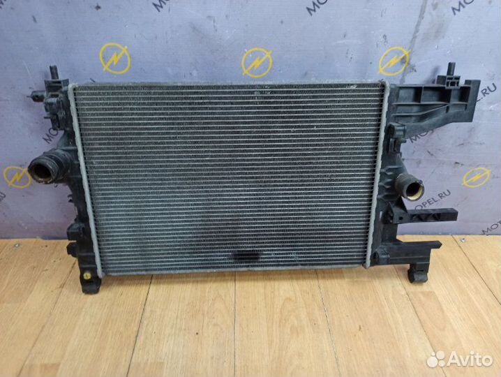 Радиатор двс Opel Astra J A14XER 2010
