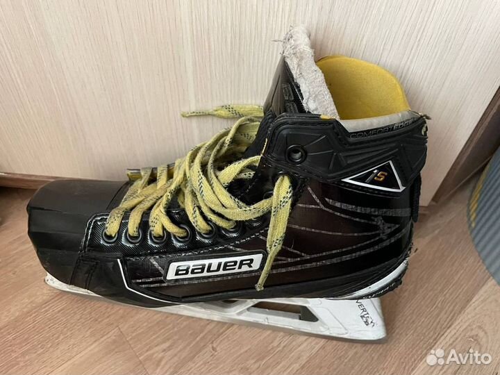 Вратарские хоккейные коньки bauer
