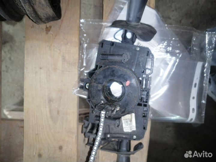 Подрулевой шлейф с переключателями Logan 1