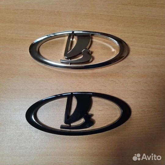 Эмблема Лада Приора