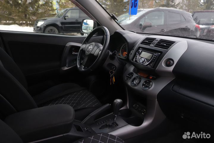 Toyota RAV4 2.0 AT, 2007, 252 000 км