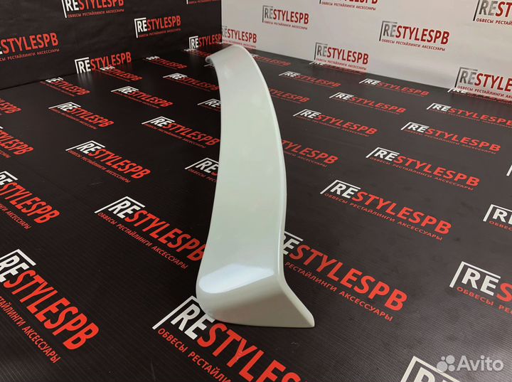 Спойлер На стекло Toyota Camry 70 Белый