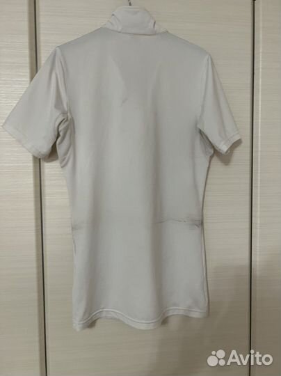 Белое поло для верховой езды