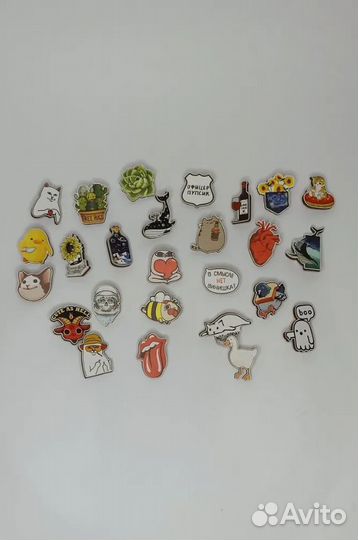 Набор деревянных значков