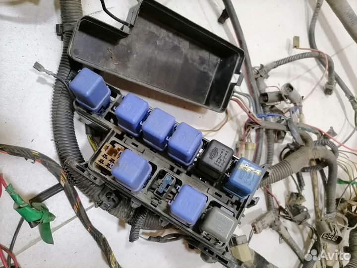 Проводка двс подкапотная Nissan Bluebird 1983-90