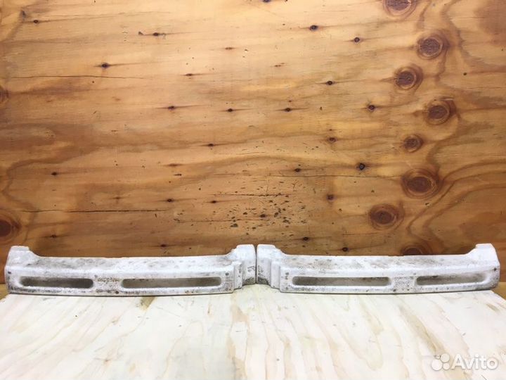 Усилитель бампера передний Toyota Mark Ii GX100