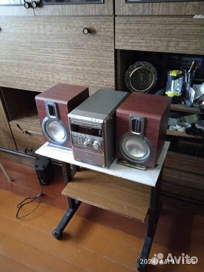 Музыкальный DVD центр Phillips MCD295